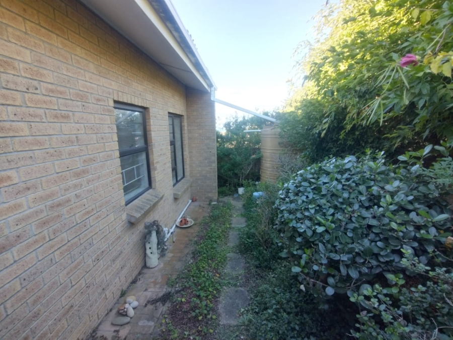 2 Bedroom Property for Sale in Wavecrest Eastern Cape
